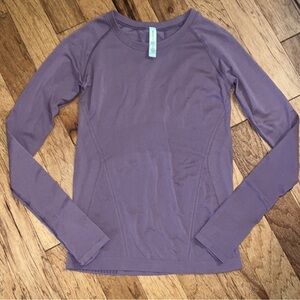 Athleta Women’s long sleeve Momentum Seamless top Sz XS Dusty purple Sz XS